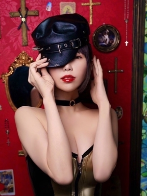 【女王】暁 真珠様