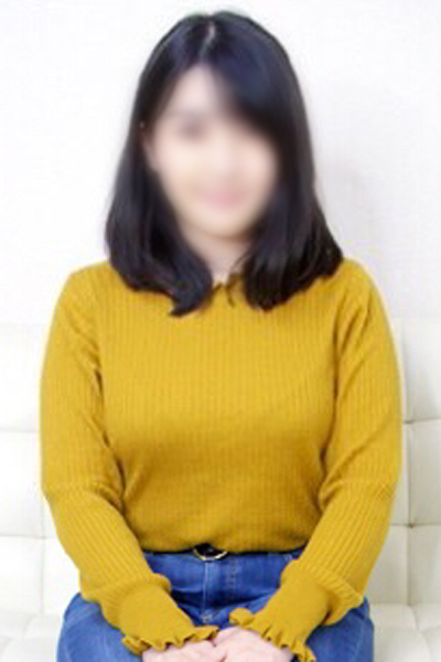 つきな